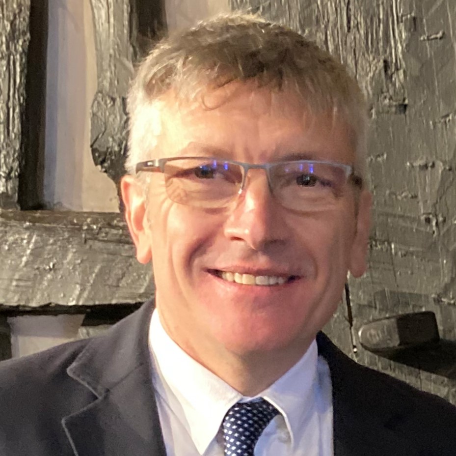 Dr. Alfredo Fernández Quintela